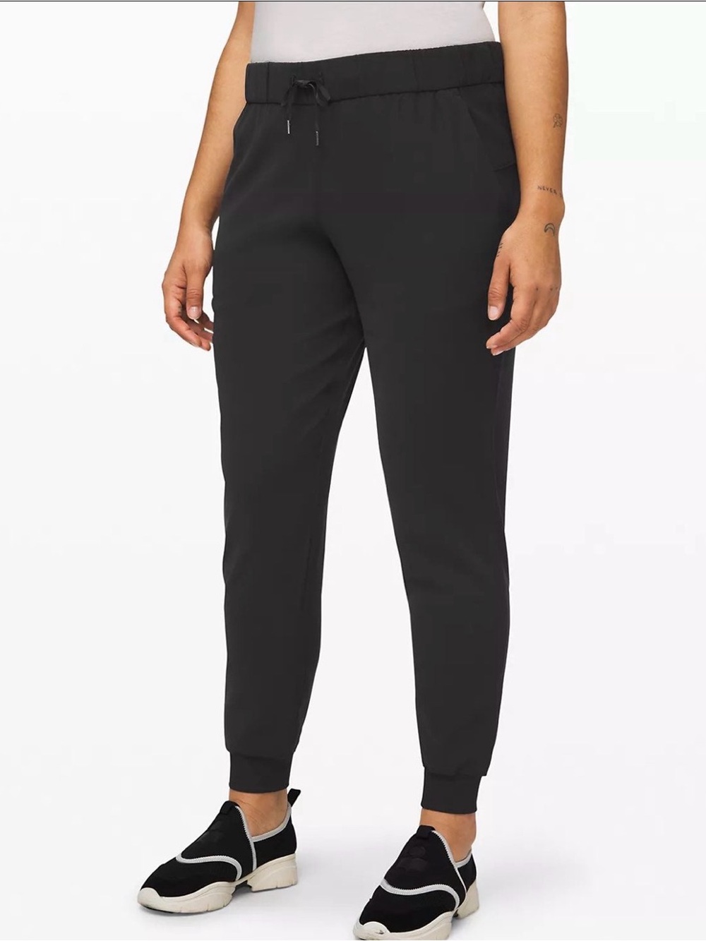 Lululemon /// Women’s On The Fly Joggers - Knit - Size 6